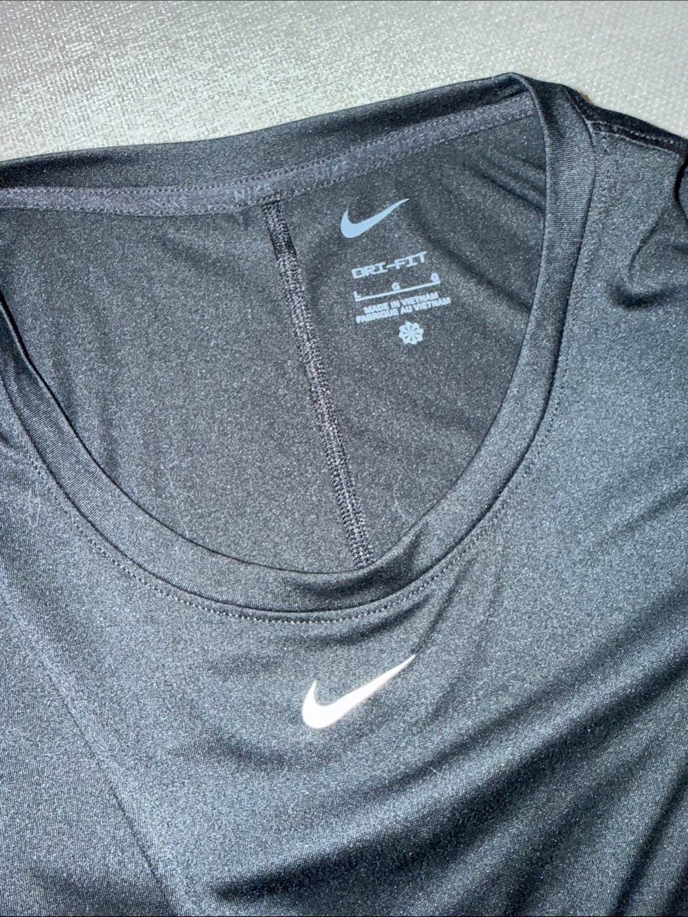 Nike Performance Tee - Picture 2 of 2
